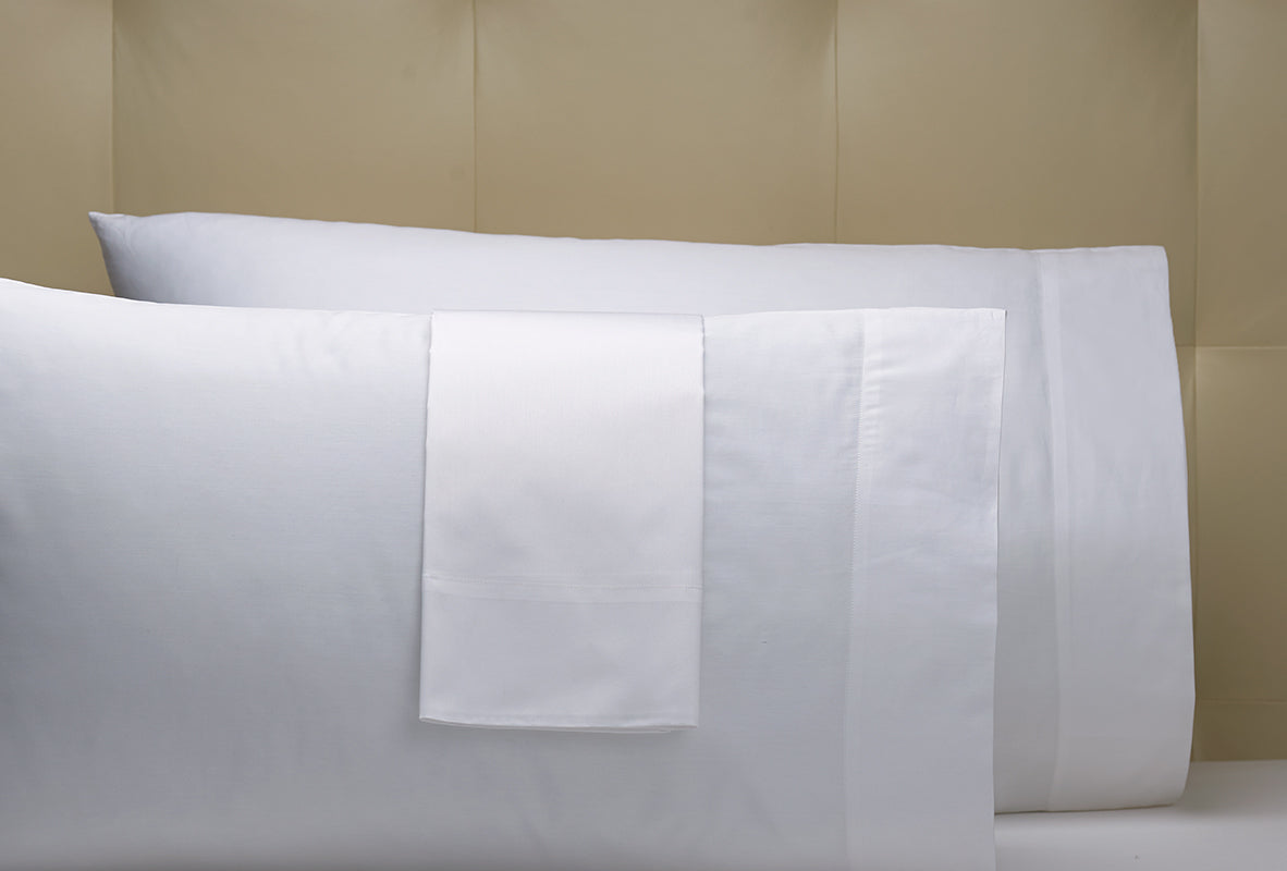 2 x KING SIZE HOTEL QUALITY PILLOW CASES WITH FREE DELIVERY
